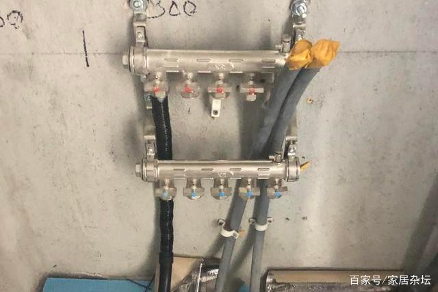 地暖供回水管径与分集水器详解 尺寸、材质及设备指南